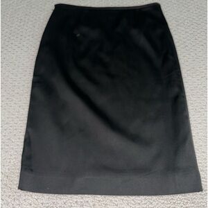 Whitehouse BlackMarket lined mid length skirt. Never worn. With tags, Size 0